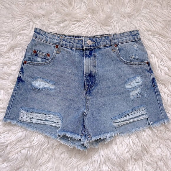 Love Tree High Waisted Premium Denim Distressed Shorts NWOT Size M - Picture 2 of 6
